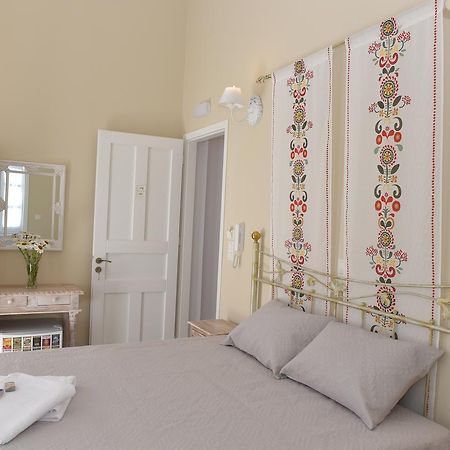 Oisyra Boutique Hotel Ermoupoli Bagian luar foto